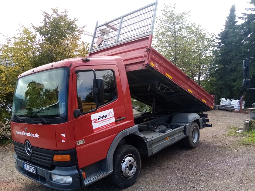 LKW  Dreiseitenkipper 